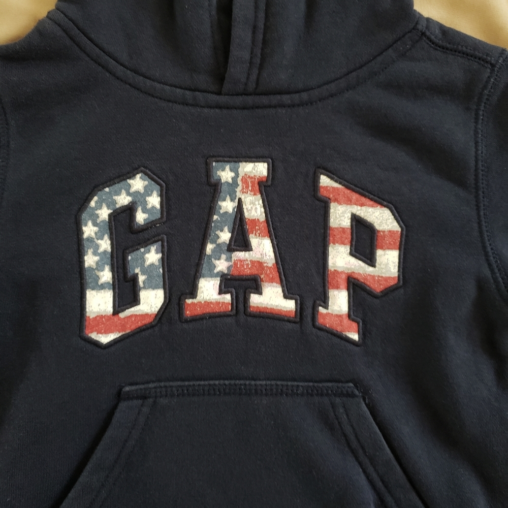 Gap sweatshirt with hoodie size 3t